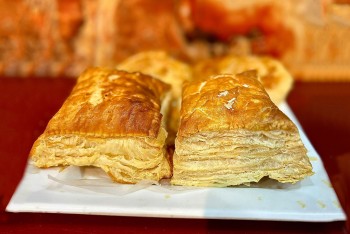 Square Puff (Per Piece)