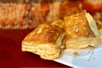 Square Puff (Per Piece)